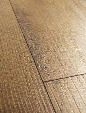 QEWN 3784 – castanheiro natural restaurado carpepiso quick-step textura